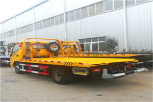 福泉附近拖车救援搭电